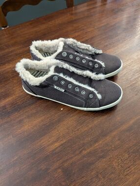 Taos Starline Sneakers Women's Size 8.5 EUC